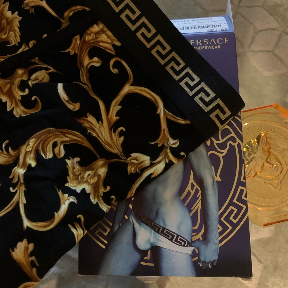 VERSACE